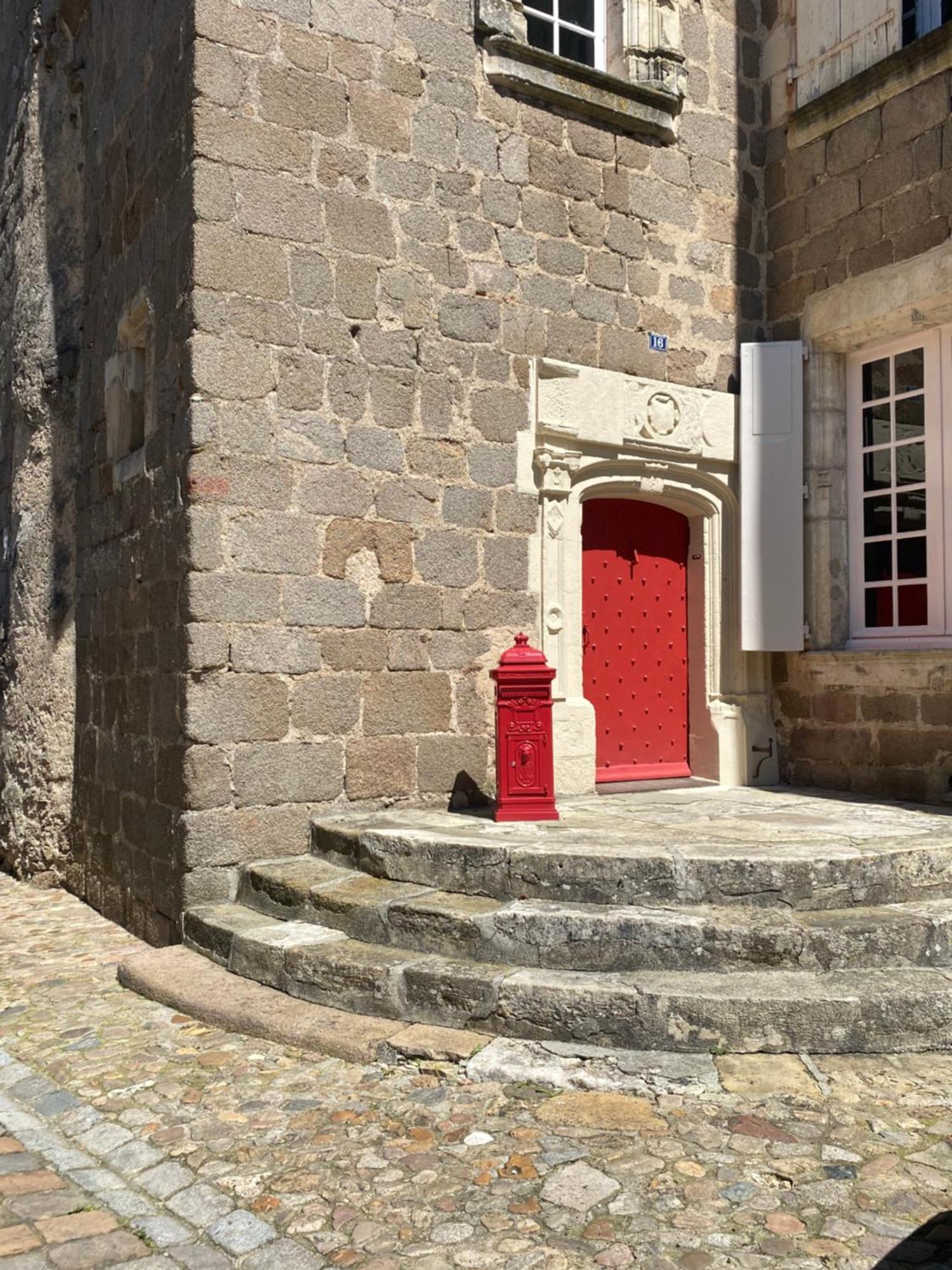 Manoir Des Arts Bed & Breakfast Confolens Exterior foto